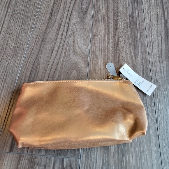 NWT Old Navy Rose Gold Makeup Bag - Picture 4 of 4